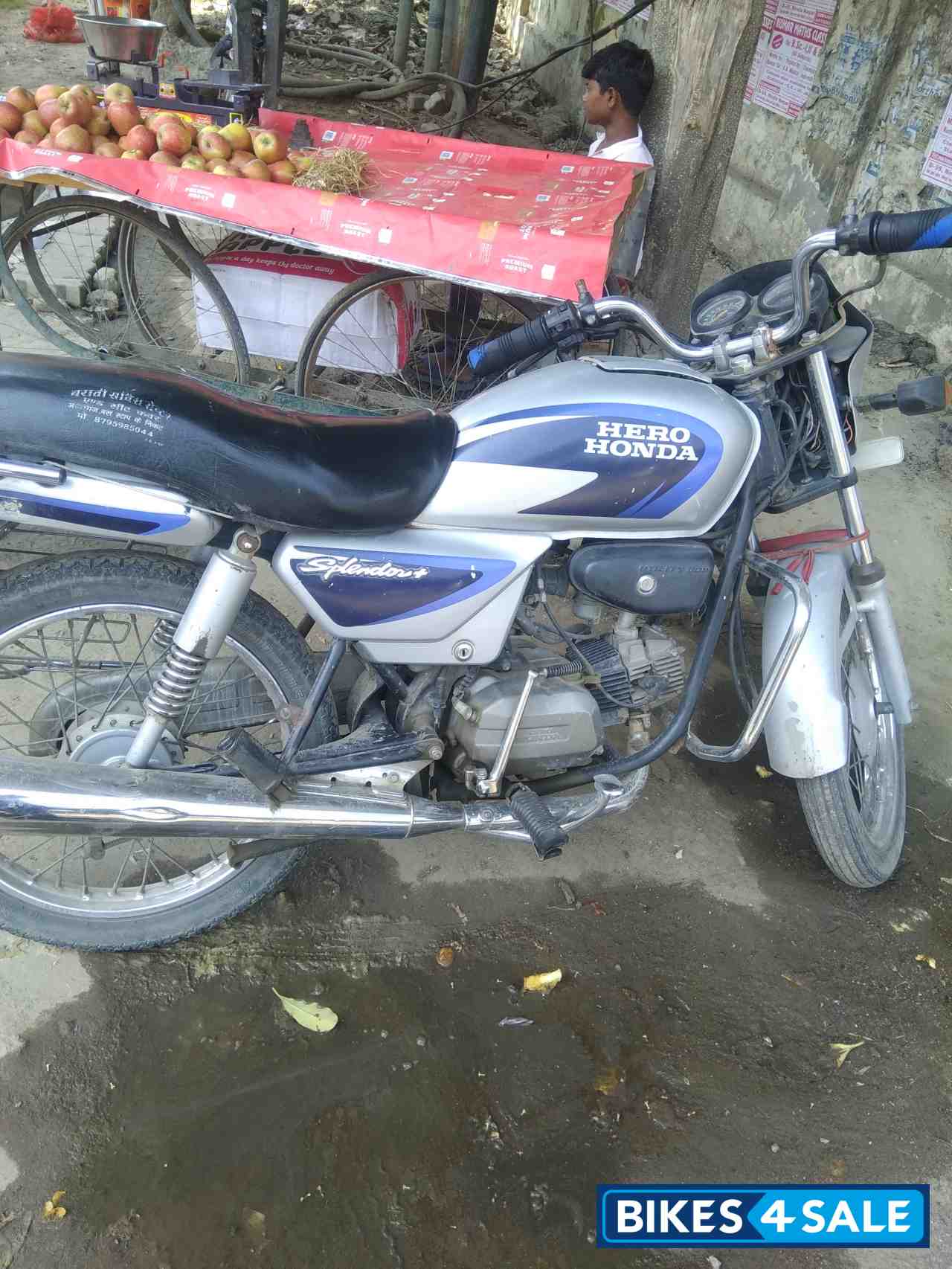 White Blue Hero Splendor