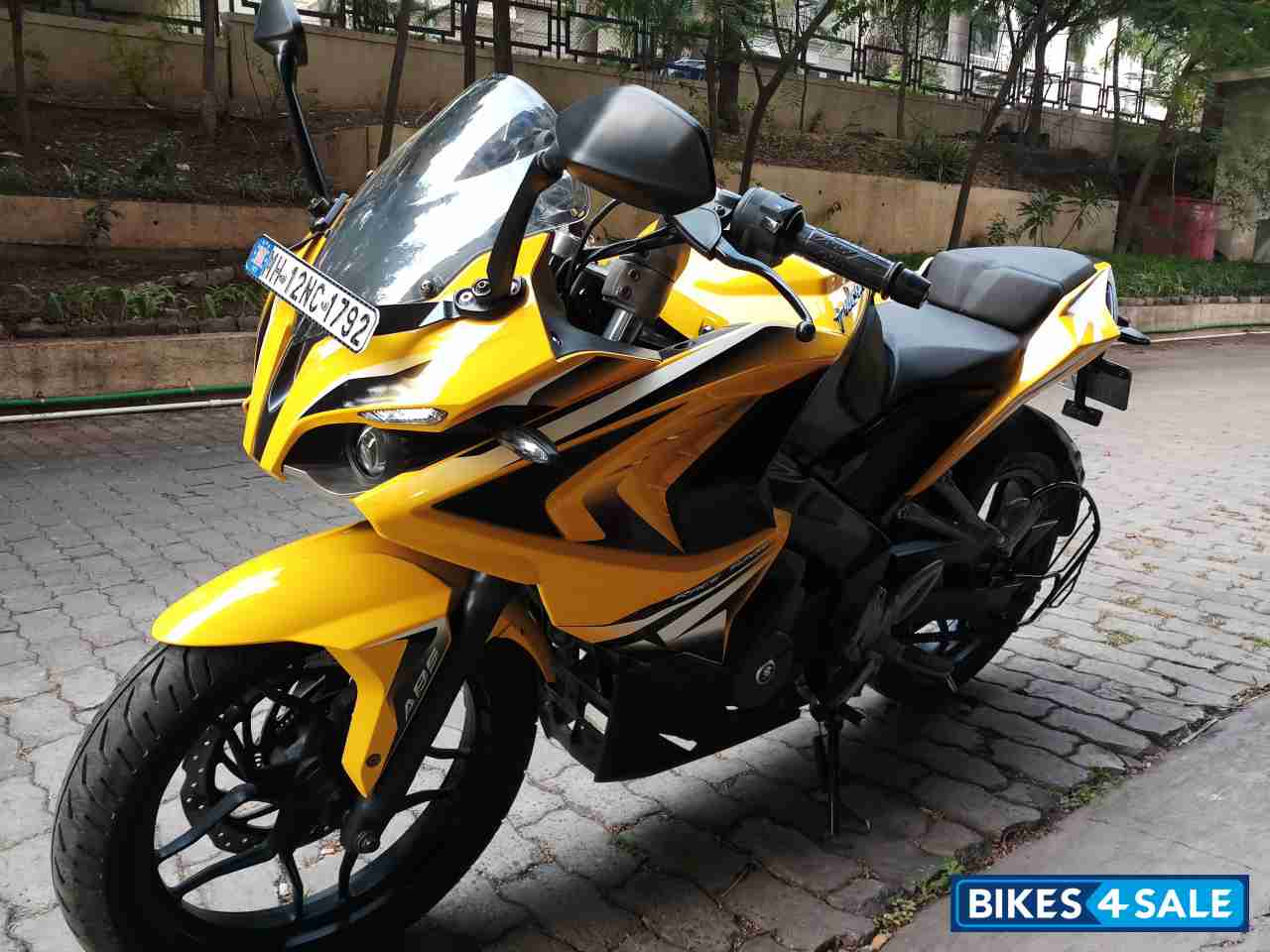 Yellow Bajaj Pulsar RS 200 ABS