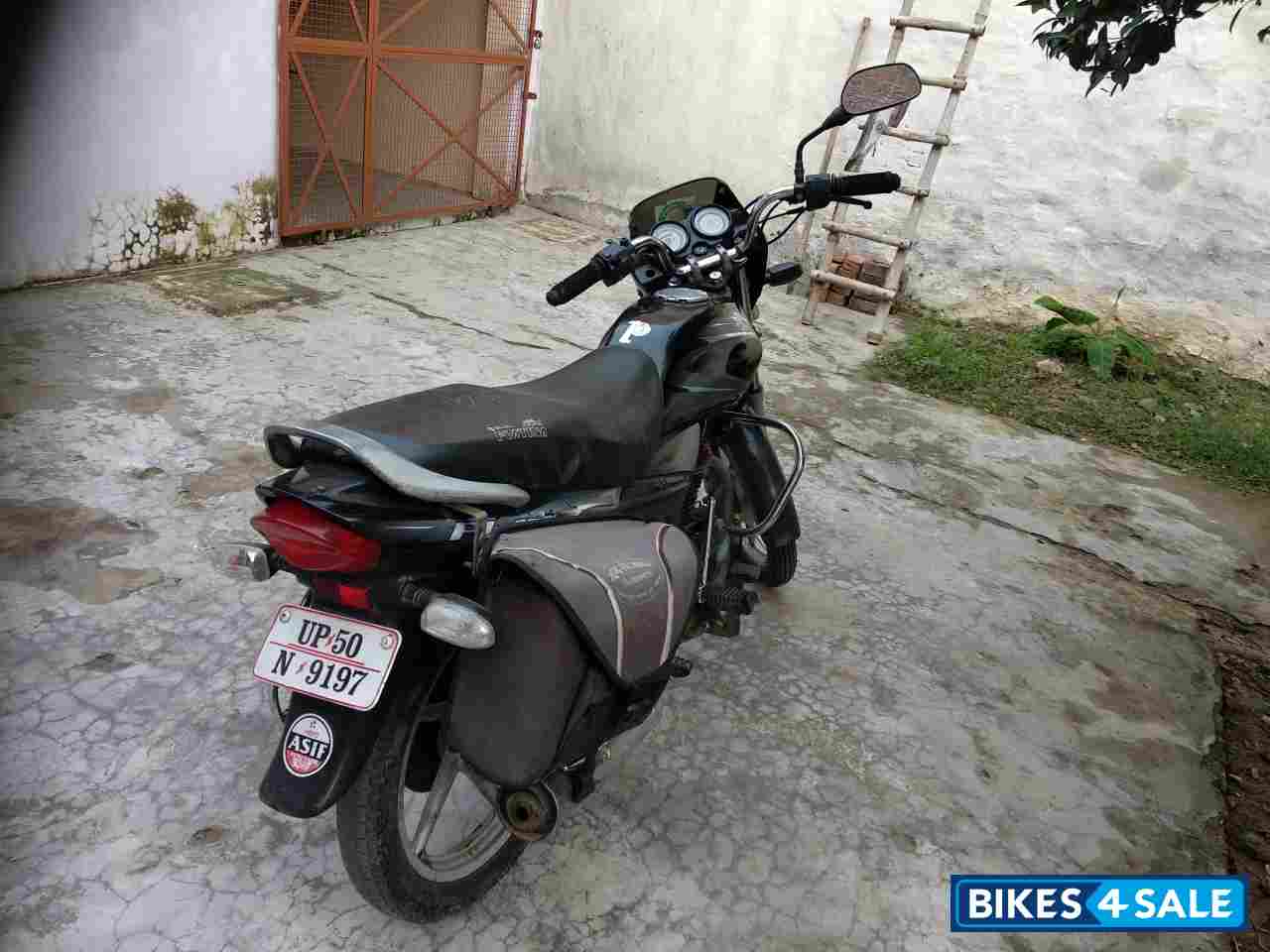 Black Bajaj Platina 100