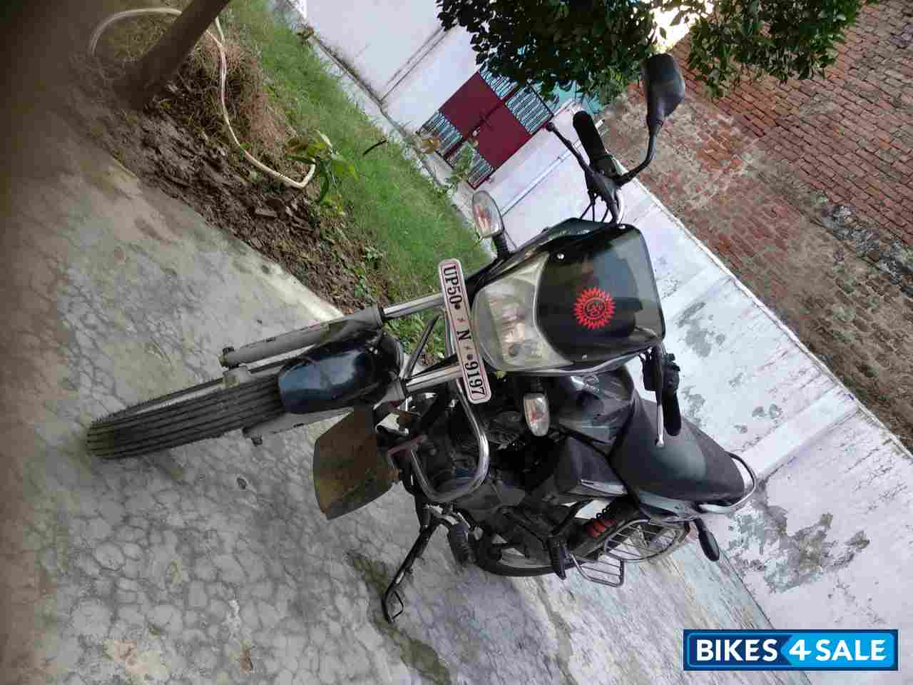 Black Bajaj Platina 100