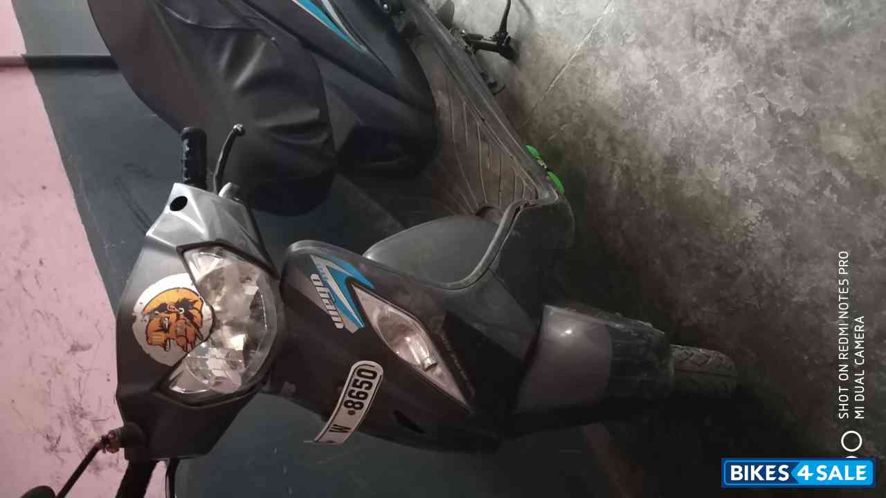 Grey TVS Wego