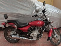 Red Bajaj Avenger 220 DTS-i