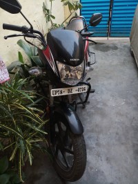 Red Black Honda Dream Yuga