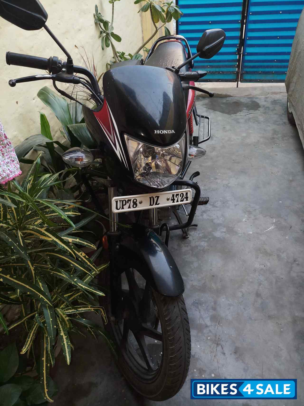 Red Black Honda Dream Yuga Red Black Honda Dream Yuga