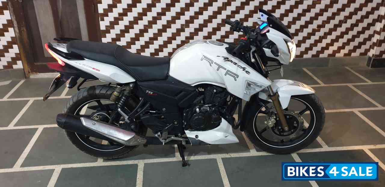 Used 2017 Model Tvs Apache Rtr 180 Abs For Sale In New Delhi Id