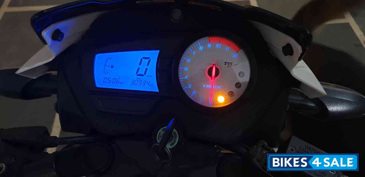 White TVS Apache RTR 180 ABS