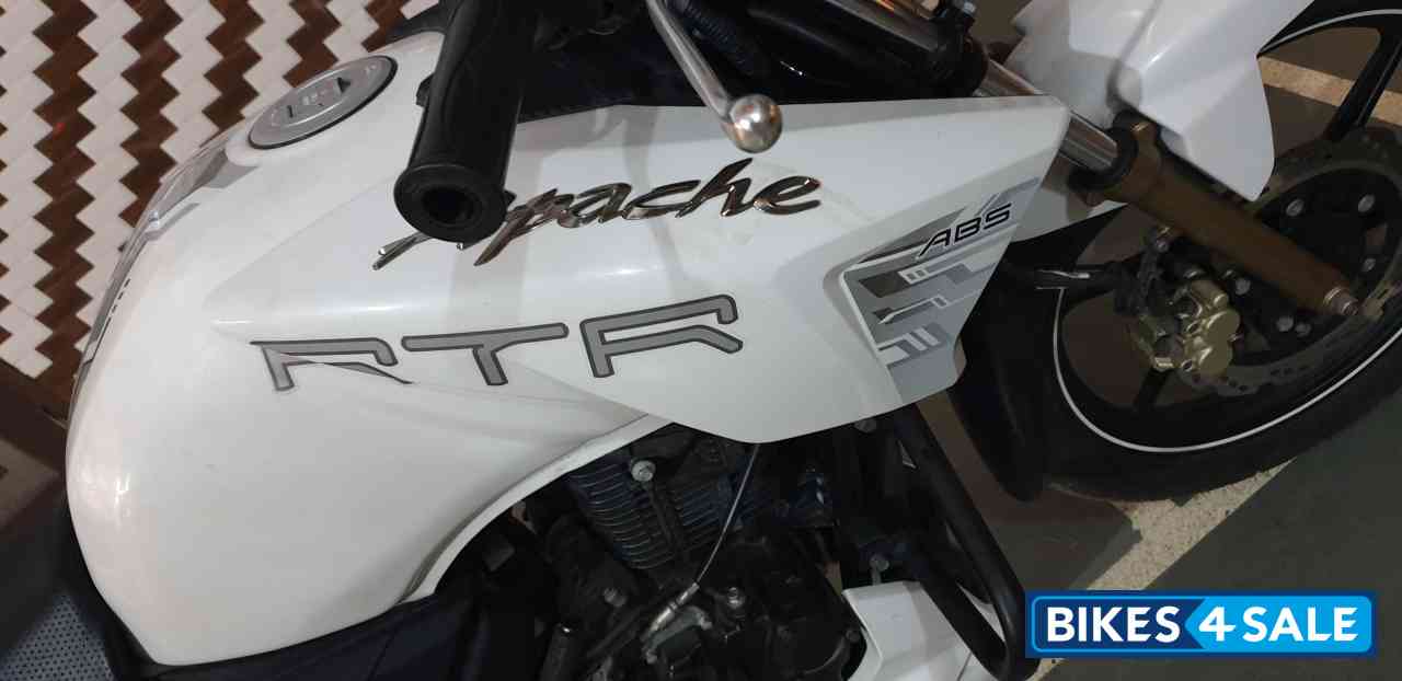 White TVS Apache RTR 180 ABS