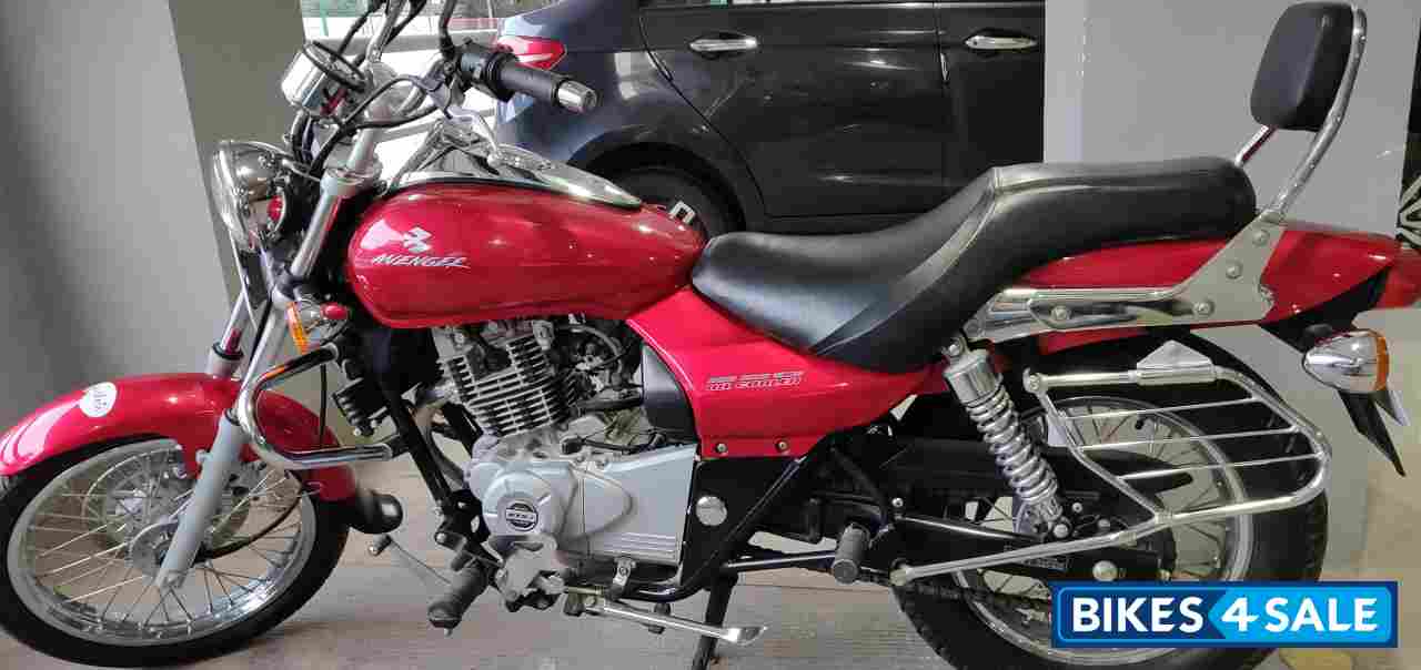 Bajaj Avenger 220 DTS-i
