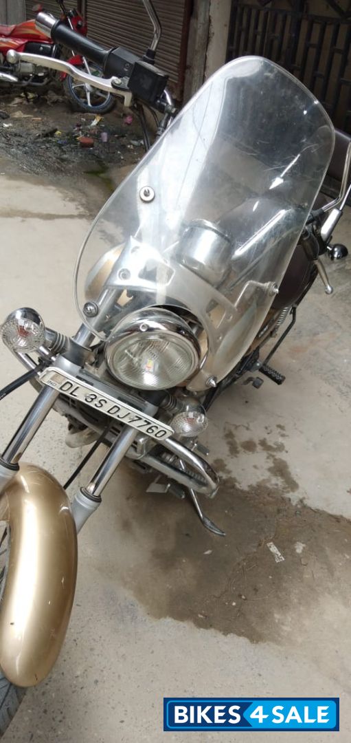 Golden Bajaj Avenger Cruise 220