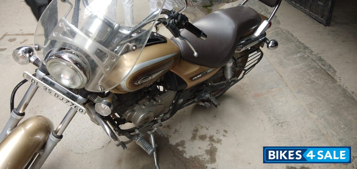 Golden Bajaj Avenger Cruise 220