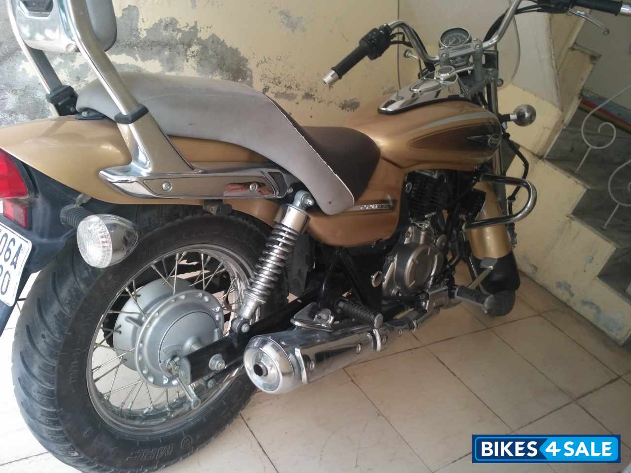 Golden Bajaj Avenger Cruise 220