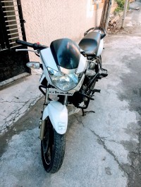 White TVS Apache RTR 180
