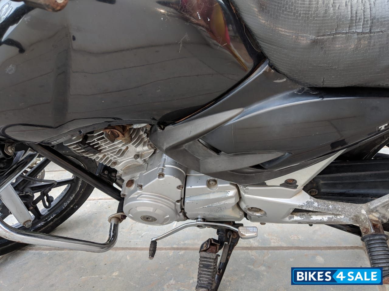 Black TVS Apache 150