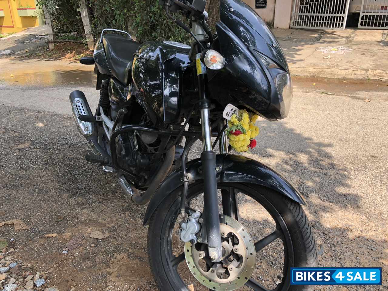 Black Bajaj Pulsar 150 DTSi