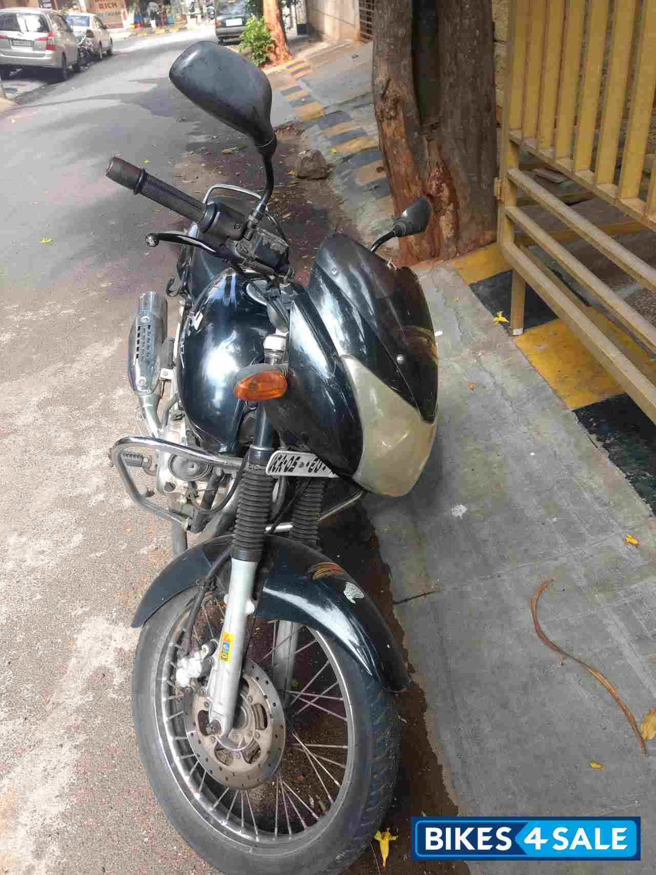 Black Bajaj Pulsar 150 DTSi