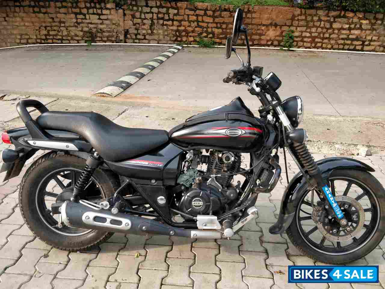 Bajaj Avenger Street 220