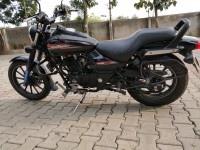 Bajaj Avenger Street 220