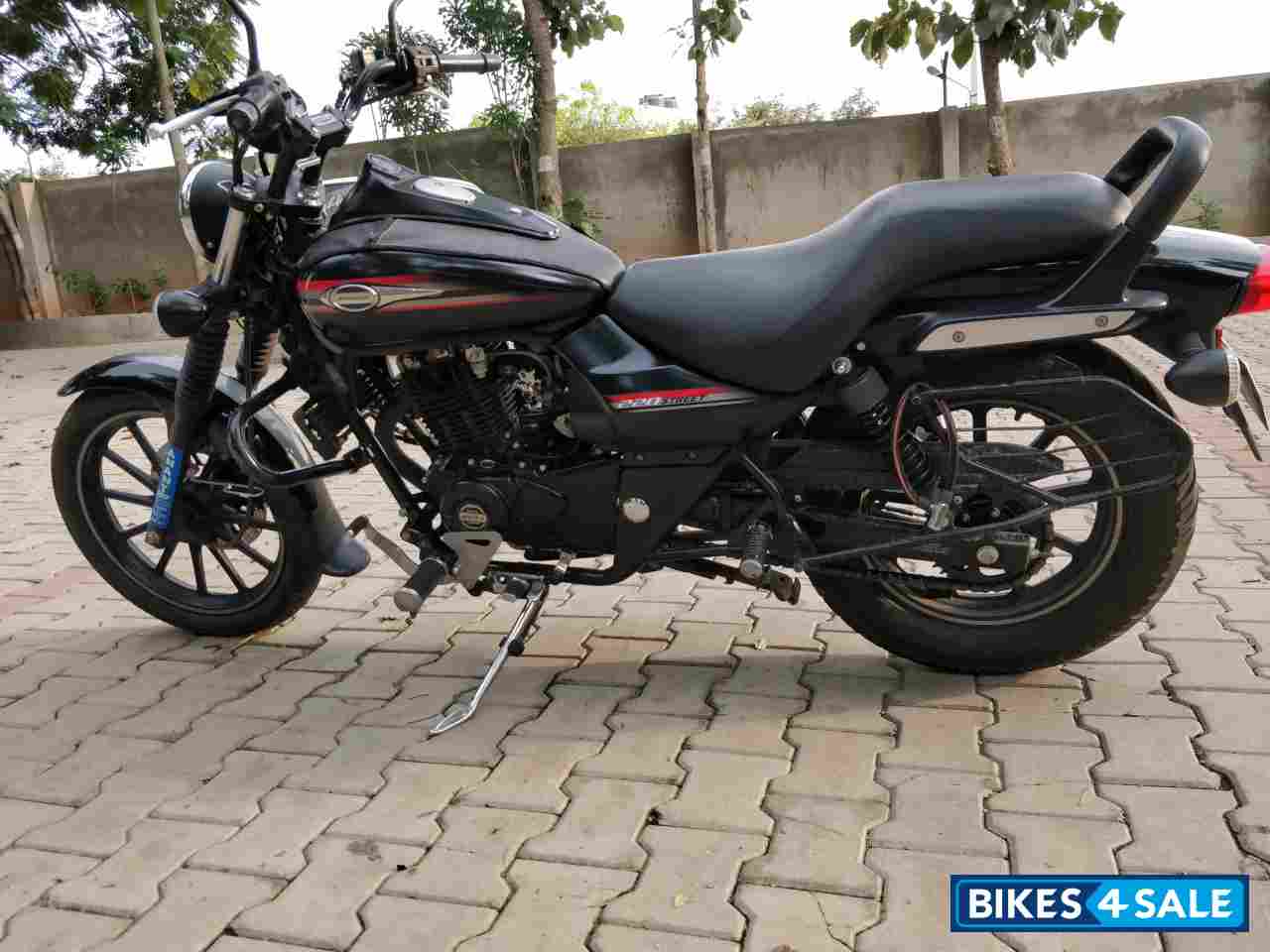 Bajaj Avenger Street 220