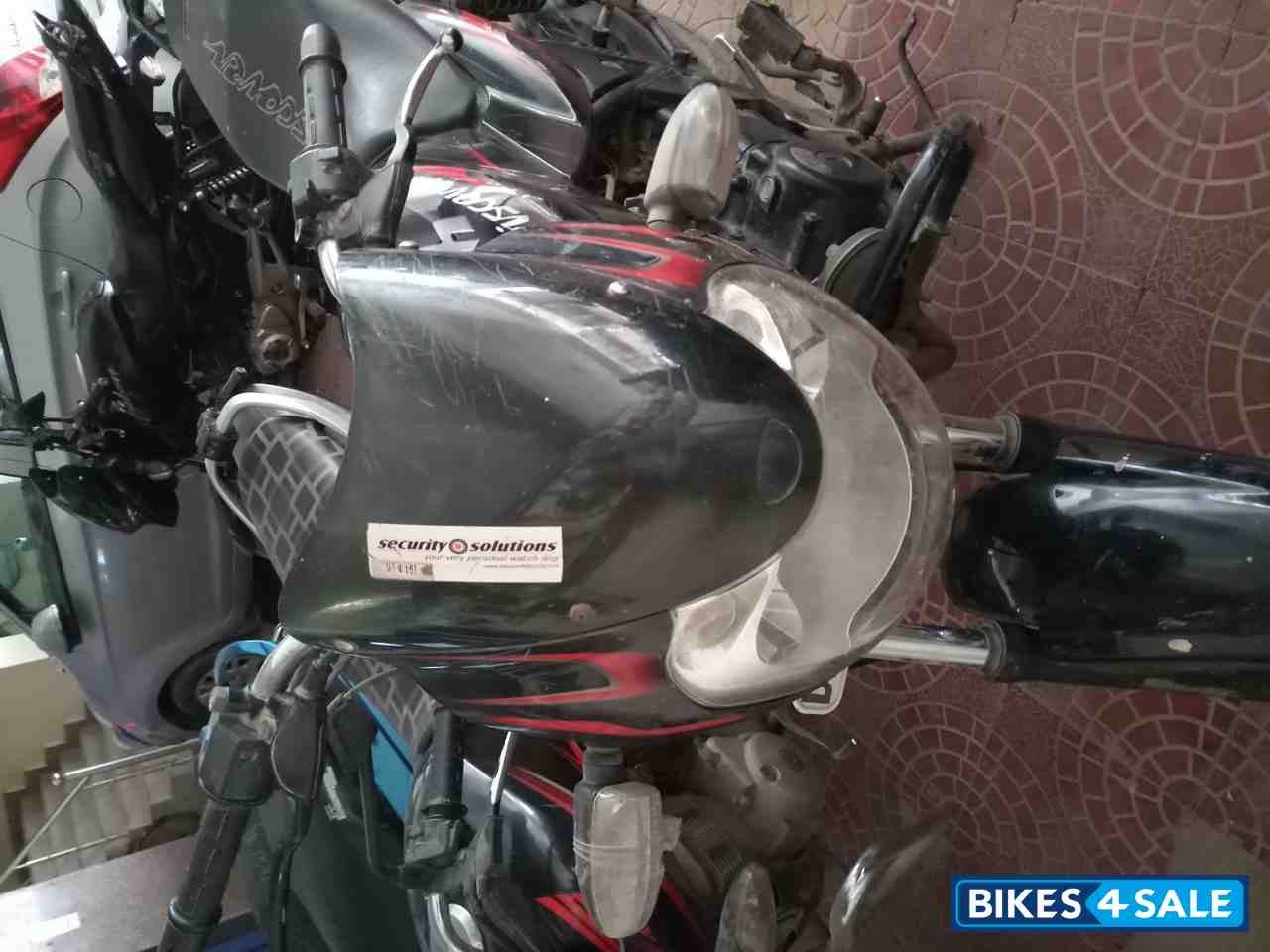 Black Red Bajaj Discover DTSi 135 Black Red Bajaj Discover DTSi 135