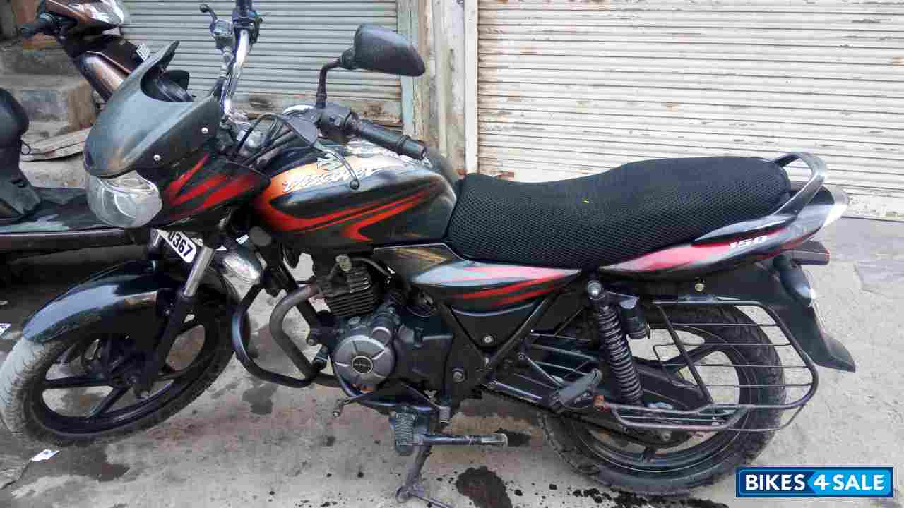 Black Bajaj Discover DTSi 150
