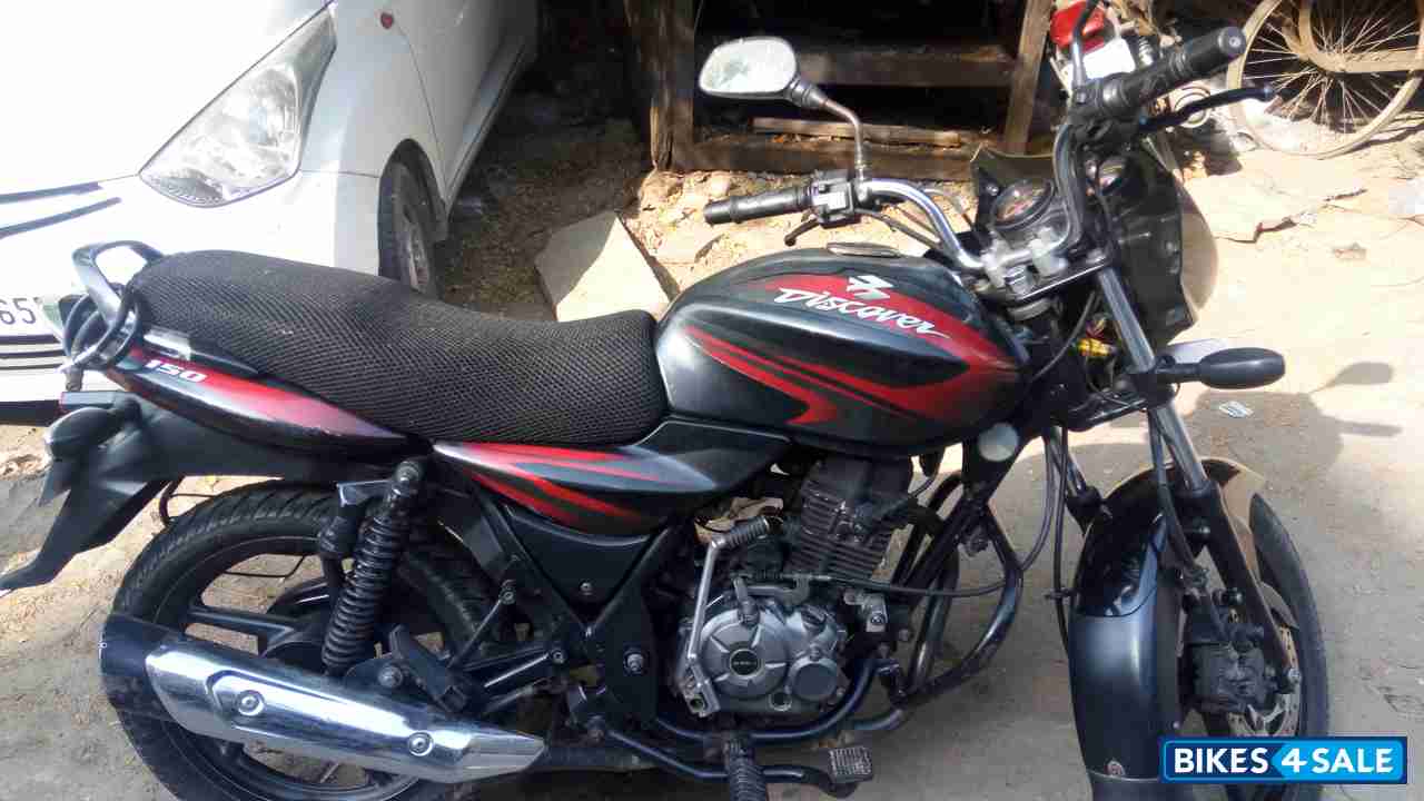 Black Bajaj Discover DTSi 150