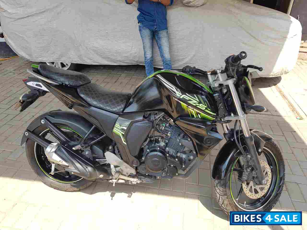 Green Black Yamaha FZ-S FI V2 Green Black Yamaha FZ-S FI V2