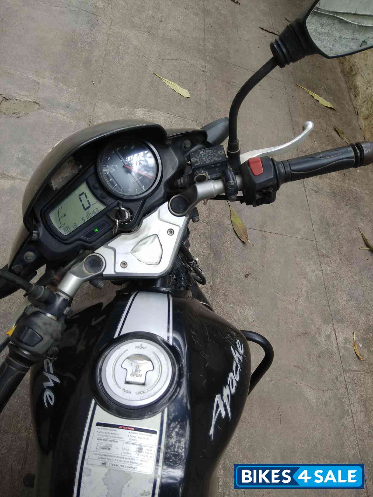 Black TVS Apache RTR 160