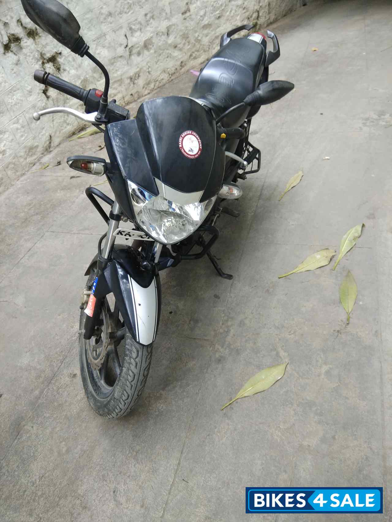 Black TVS Apache RTR 160
