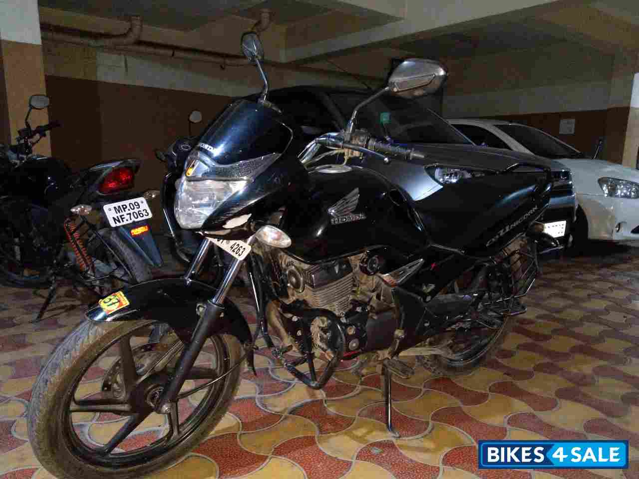 Black Honda CB Unicorn