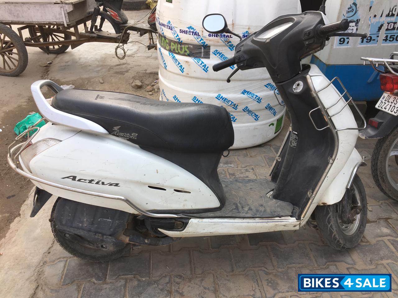 White Honda Activa