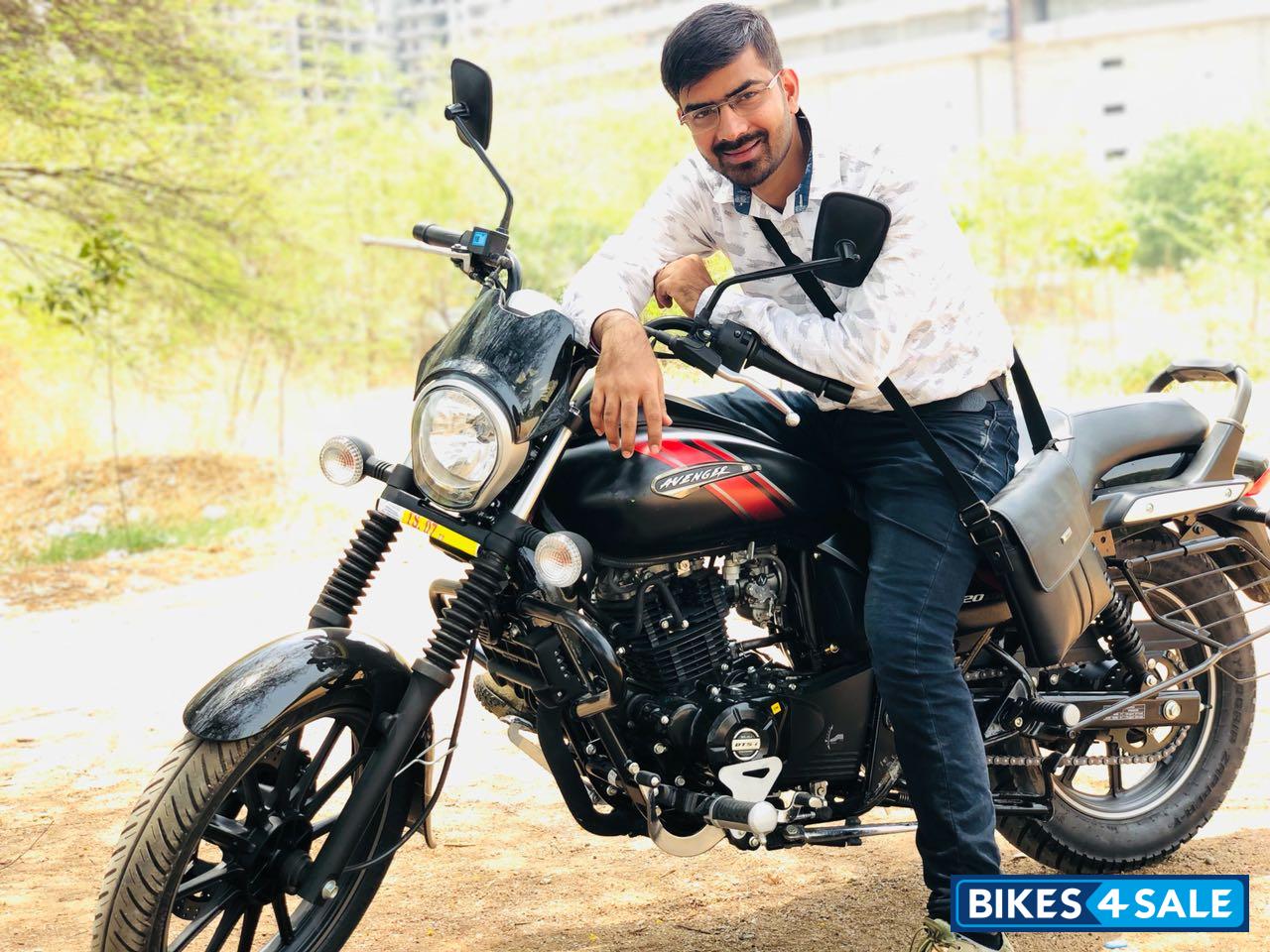 Bajaj Avenger Street 220