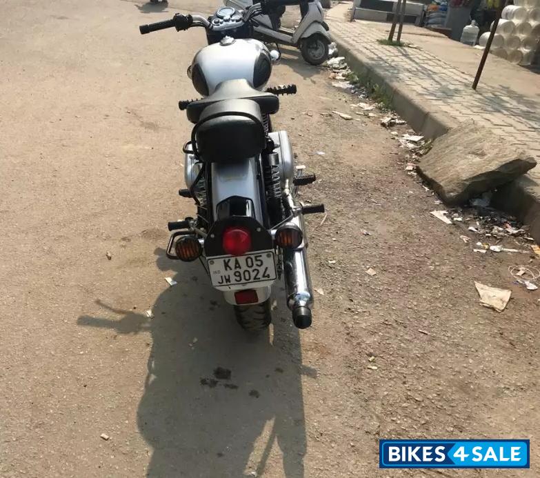 Silver Royal Enfield Classic 350 Silver Royal Enfield Classic 350