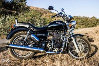 Black Royal Enfield Thunderbird 500