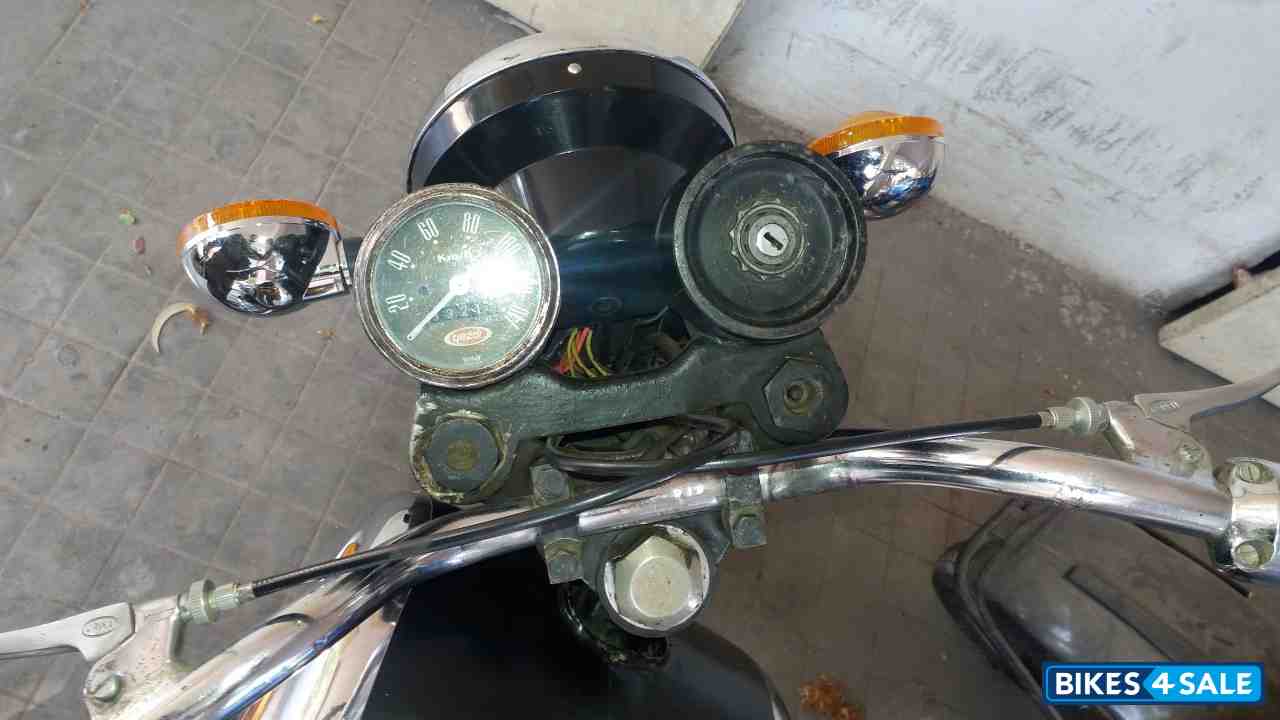 Chrome & Black Ideal Jawa Yezdi Classic