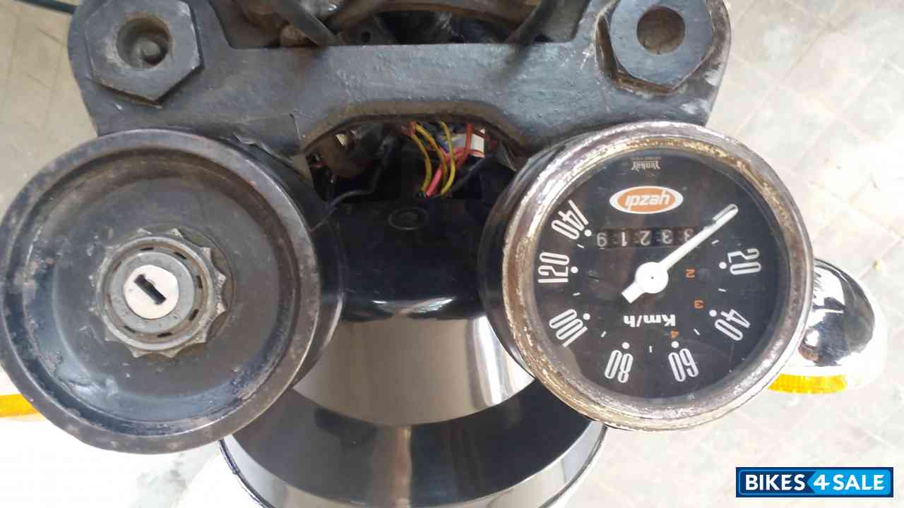 Chrome & Black Ideal Jawa Yezdi Classic