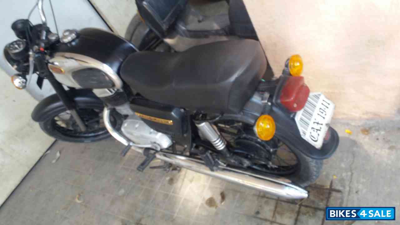 Chrome & Black Ideal Jawa Yezdi Classic