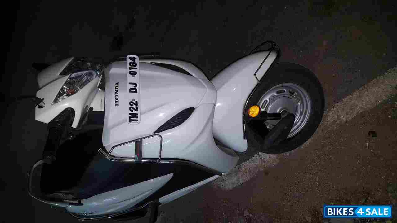 White Honda Activa 4G