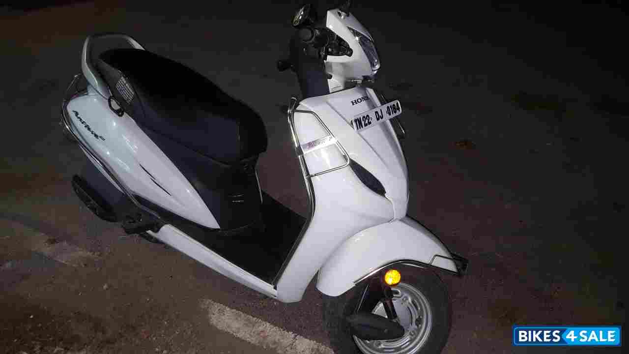 White Honda Activa 4G