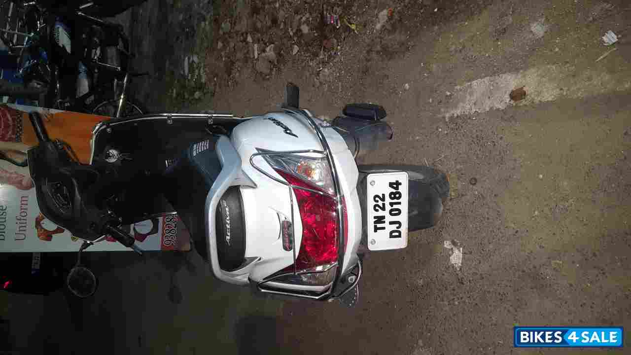 White Honda Activa 4G