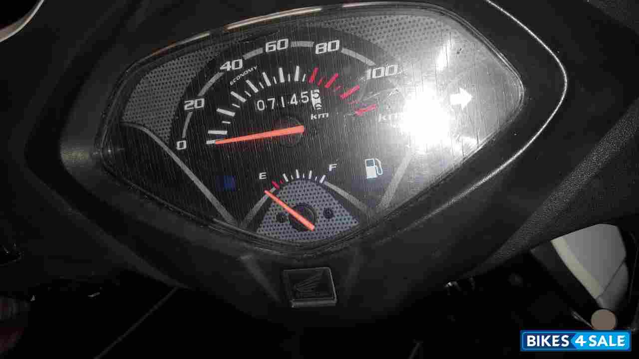 White Honda Activa 4G