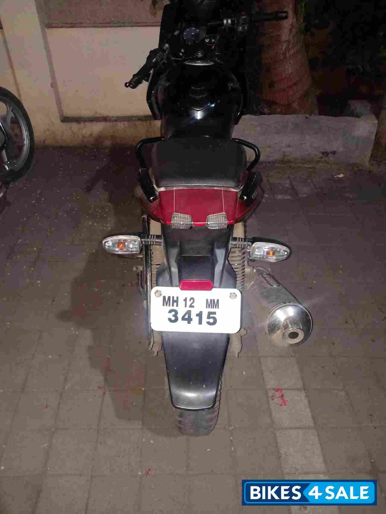 Bajaj Pulsar 220F