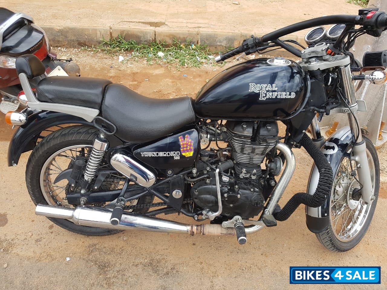 Black Royal Enfield Thunderbird 500 Black Royal Enfield Thunderbird 500