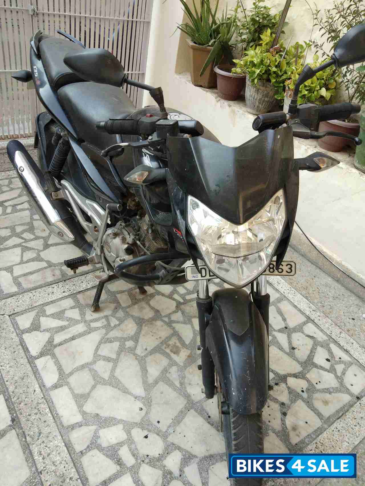 Black Bajaj Pulsar 135LS