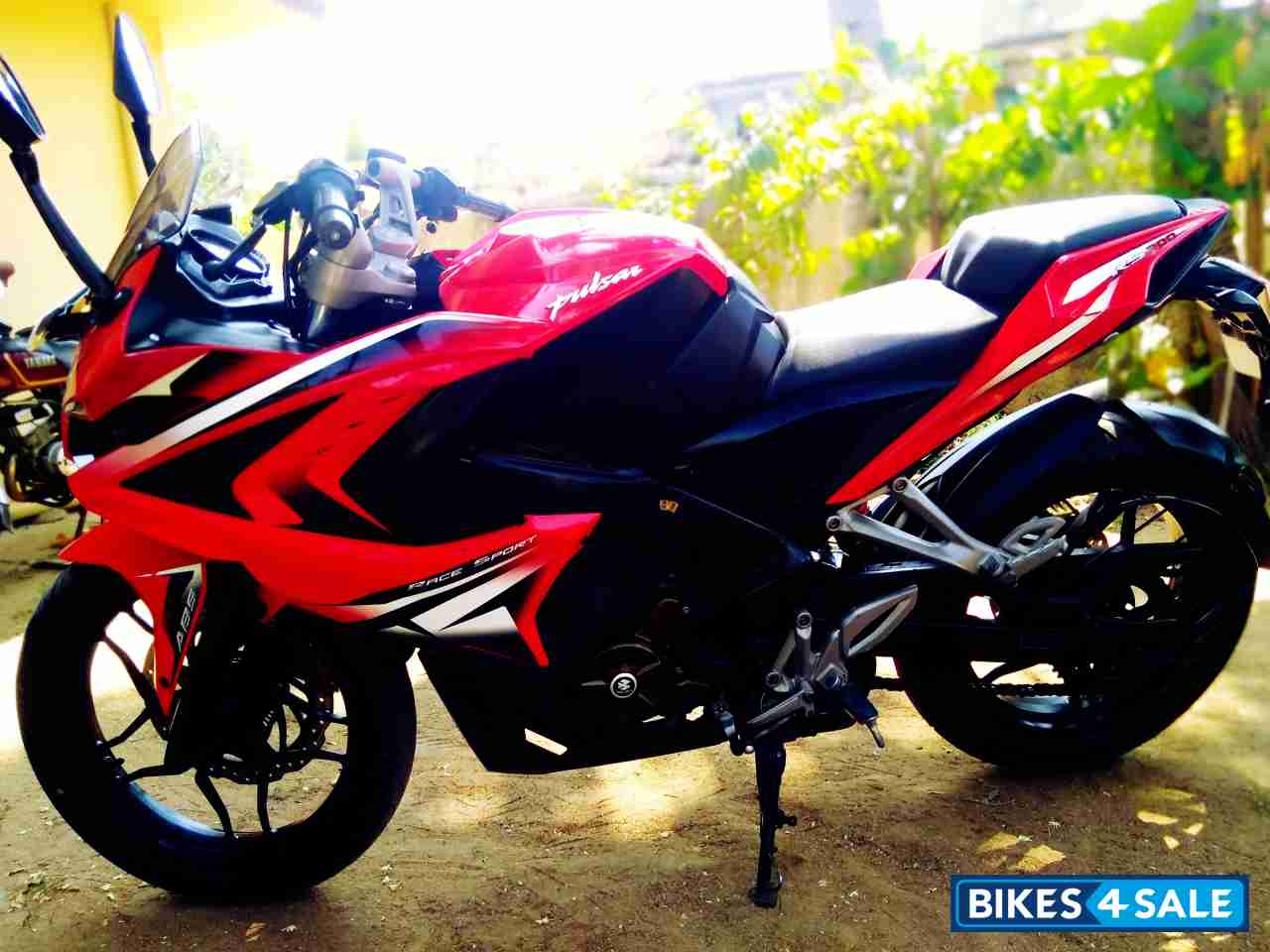 Red Bajaj Pulsar RS 200 ABS