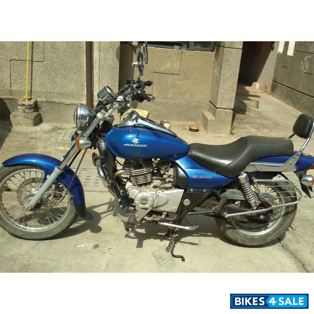 Bajaj Avenger 220 DTS-i