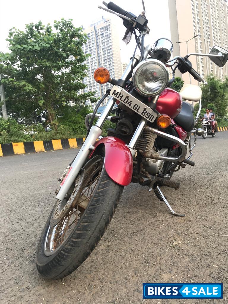 Red Wine Bajaj Avenger 220 DTS-i Red Wine Bajaj Avenger 220 DTS-i