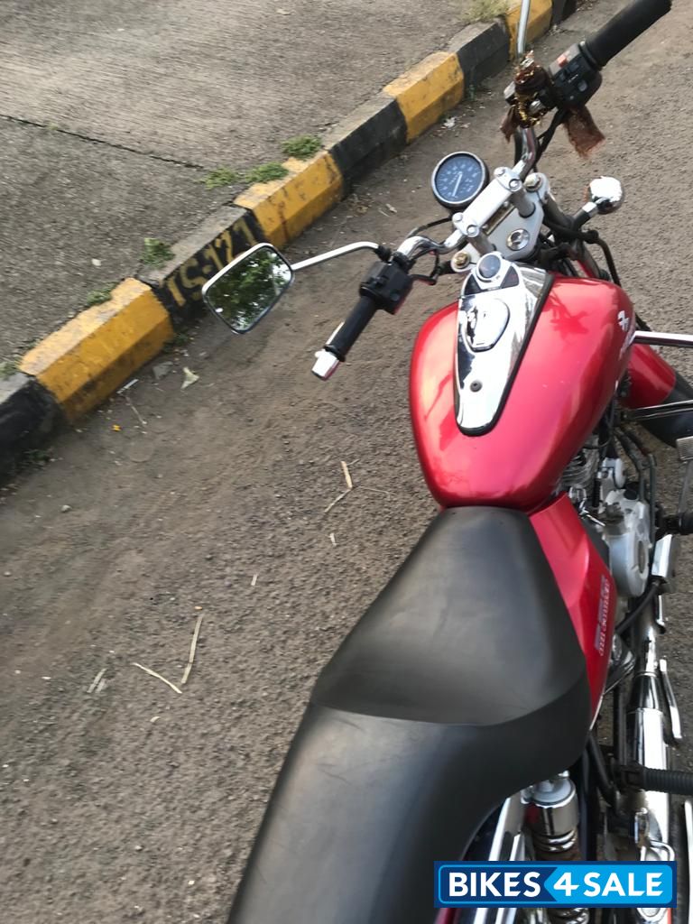 Red Wine Bajaj Avenger 220 DTS-i Red Wine Bajaj Avenger 220 DTS-i