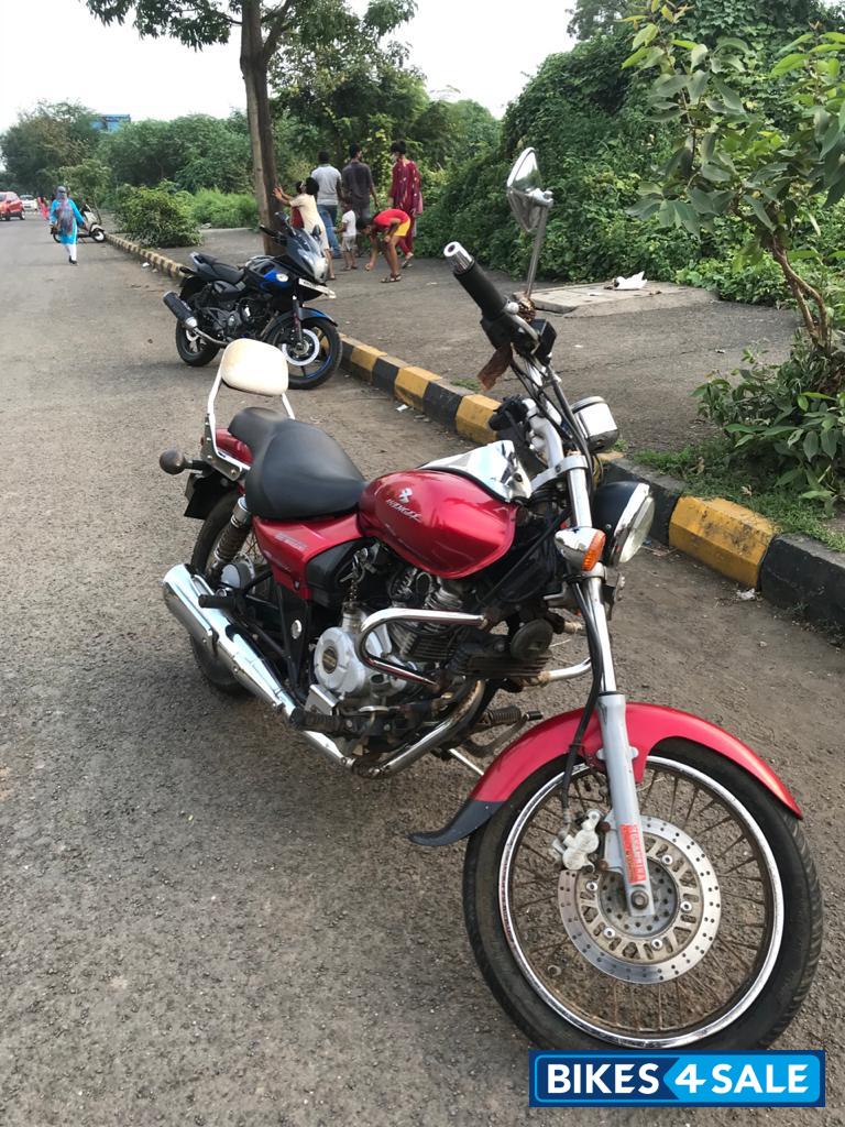 Red Wine Bajaj Avenger 220 DTS-i Red Wine Bajaj Avenger 220 DTS-i