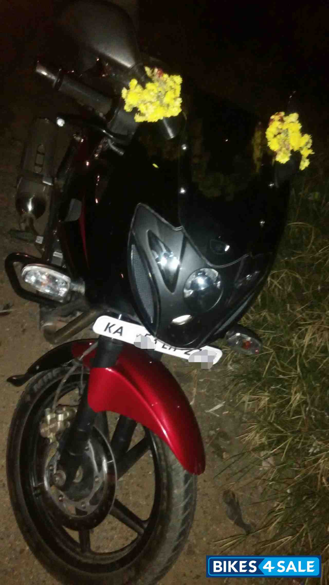 Bajaj Pulsar 220F