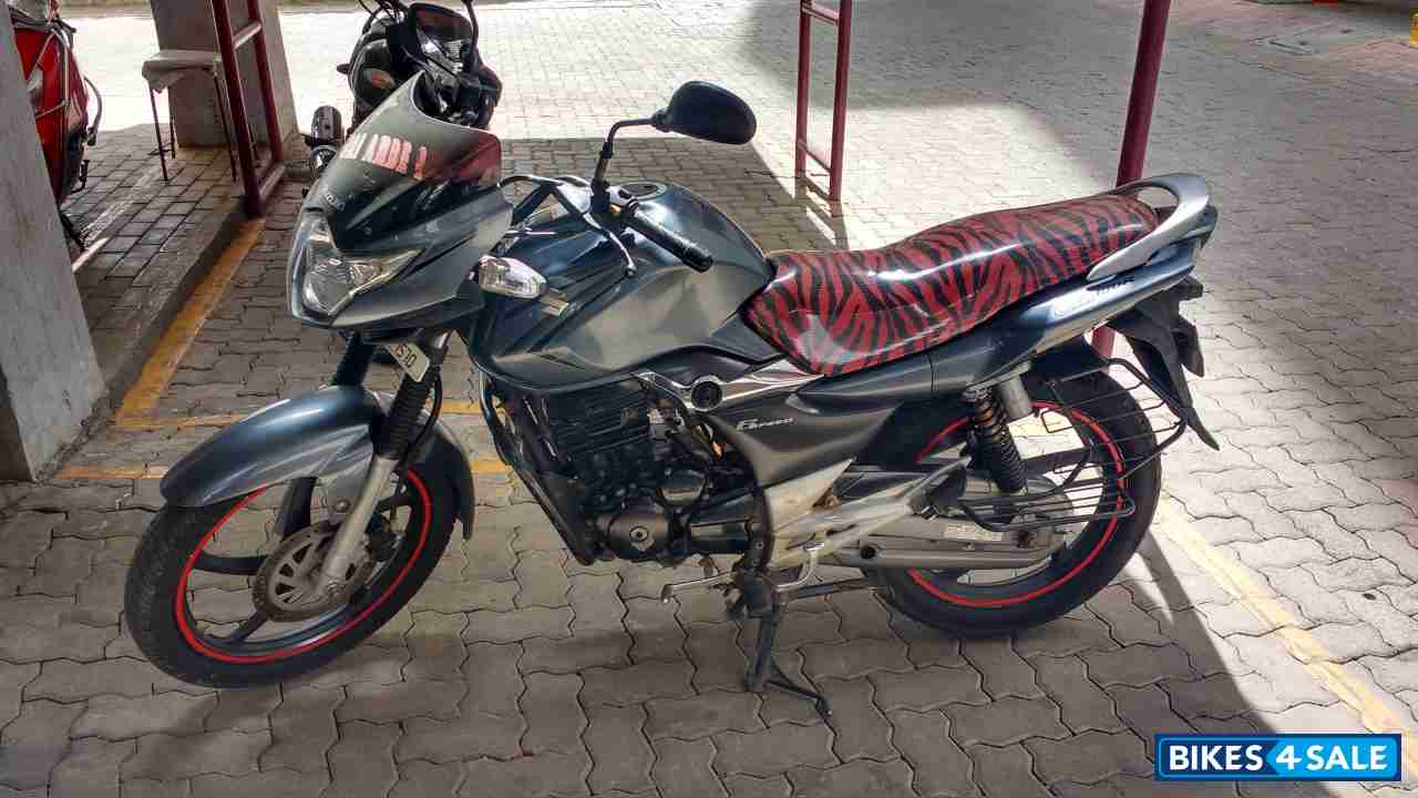 Metallic Grey Suzuki GS 150R